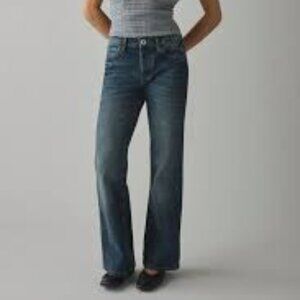 BDG Loose Bootcut Jean Size 26